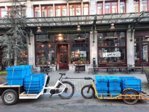 Recyclo haalt afval op per fiets.